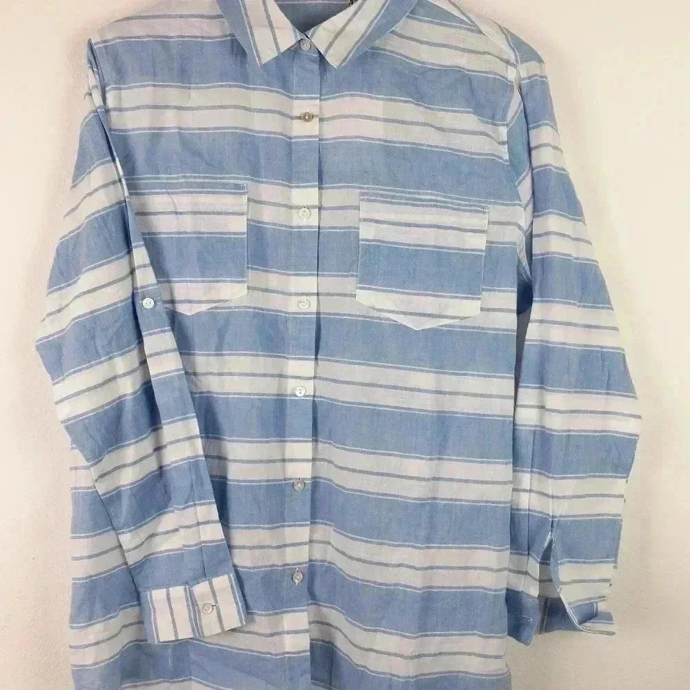 ELLISON Button down Size Small NWT